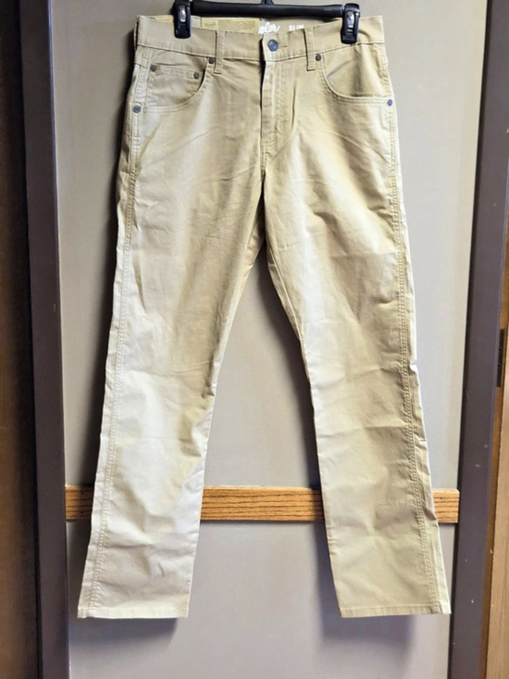 Wrangler Retro Slim Straight Men's Beige Slim Straight Waist 30x30 NWT